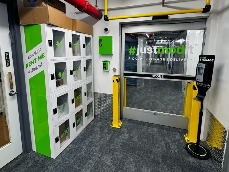 Self-service rental kiosk for 24/7 unit rentals and payments